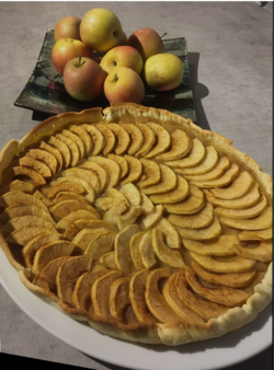 défi  cuisine  : tarte aux pommes pour les ce  et gâteau au chocolat pour les CM 
