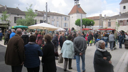 01 Mai 2018 Foire aux fleurs TOURNON D'AGENAIS 47 