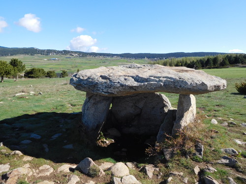 * Eyne le sentier archéologique