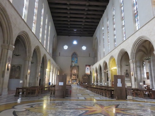 Le monastère Santa Chiara à Naples