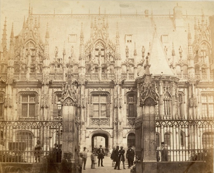 Le Palais de Justice de Rouen, ancien Palais du Parlement de Normandie (photographie tirée sur papier albuminé