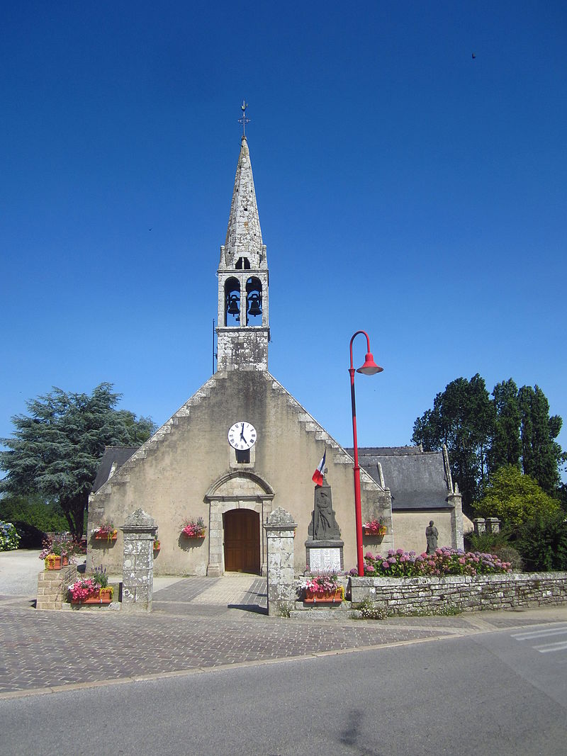 Église Saint-Pierre-et-Saint-Paul, Le Trévoux, Finistère 01.JPG