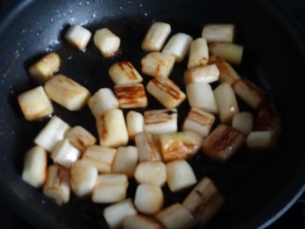 Pâtes aux asperges grillées et à la crème d'avocat...