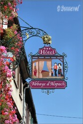 Enseigne à Riquewihr Haut-Rhin Alsace 