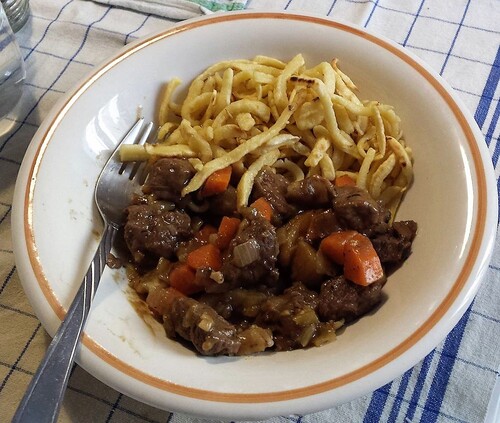 CARBONADE FLAMANDE - Morceaux de boeuf confits au pain d'épices, bière & thym