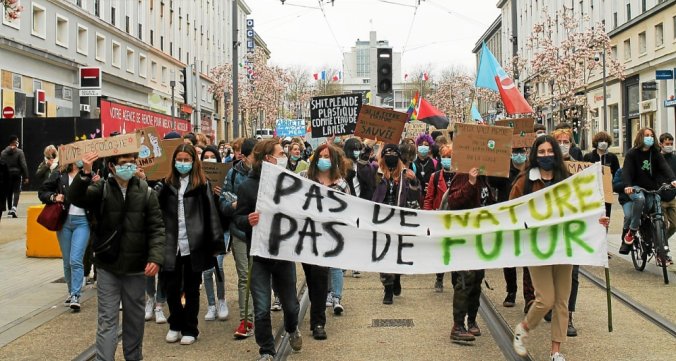 La marche de 2021 avait réuni de nombreux jeunes soucieux de l’avenir de la planète.