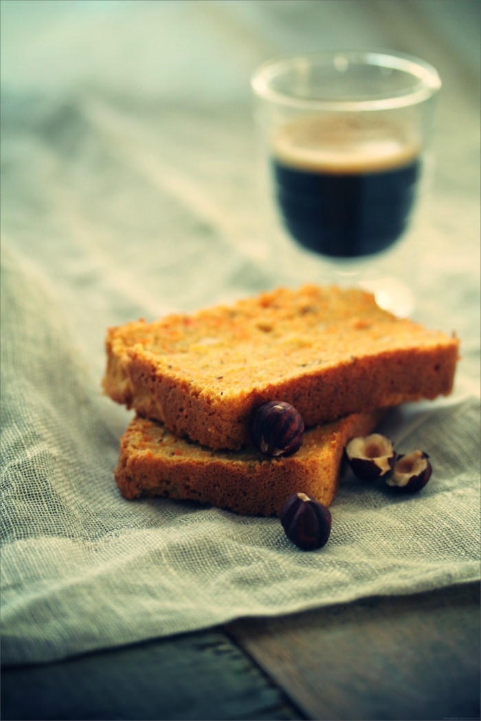 Cake aux carottes et aux noisettes de Pierre Hermé {ultra-moelleux, et sans beurre}