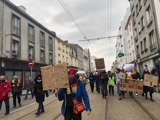 80 personnes ont attesté d’un « besoin impérieux de manifester ».