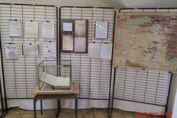 Les Amis du Châtillonnais ont fêté la parution de leur 300 ème "cahier", avec une exposition rétrospective