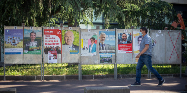 WEB2-CAMPAIGN POSTERS-ELECTIONS-POLITIQUE-080_HL_NGRISAY_1473615.jpg