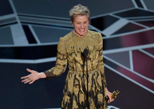 Un intrus à l'After Party des Oscars tente de voler l'Oscar de Frances McDormand