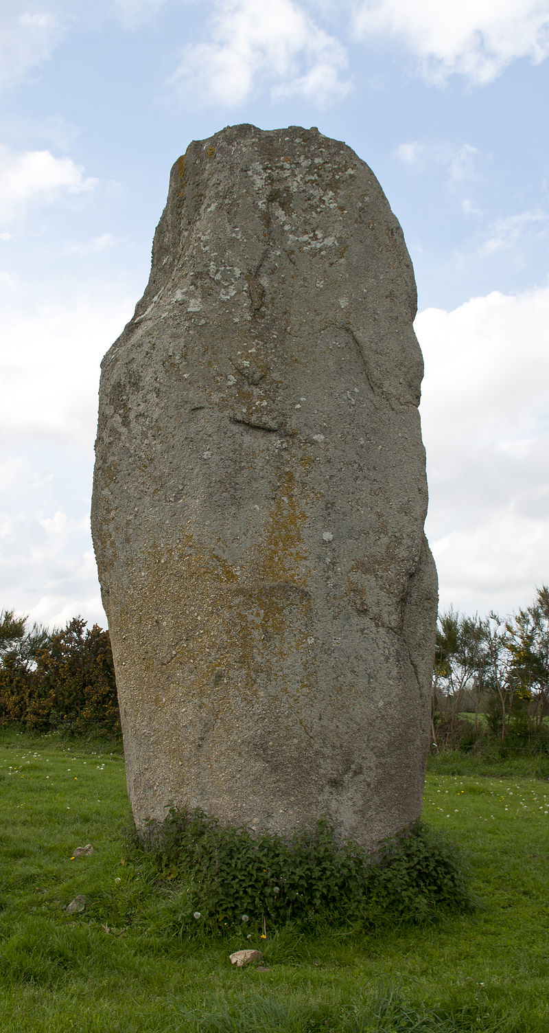 Menhir de Kerguézennec 04.jpg