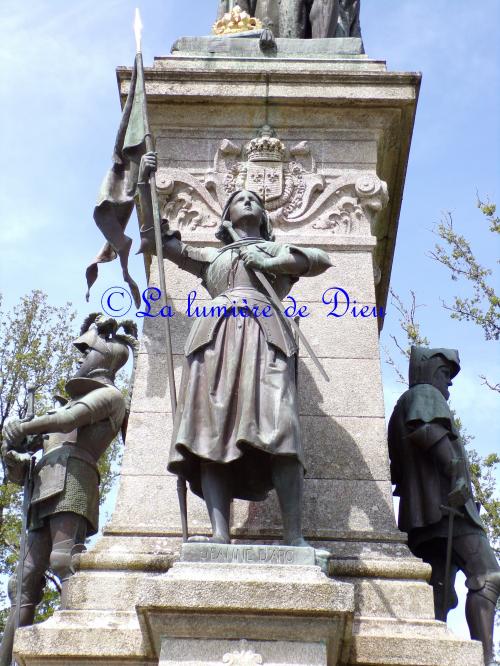 Sainte-Anne d'Auray, le monument du comte de Chambord