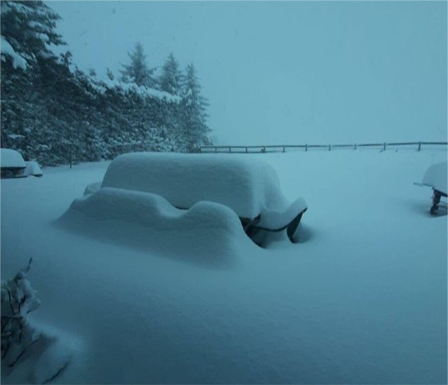 Ces dernières heures, il est tombé jusqu'à un mètre de neige dans les Pyrénées-Orientales. Et cela devrait continuer mercredi et jeudi.