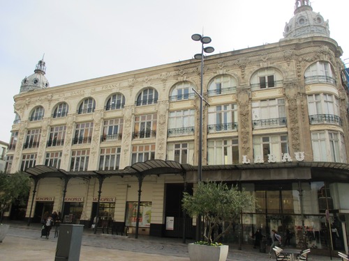La place de l'Hôtel de Ville à Narbonne