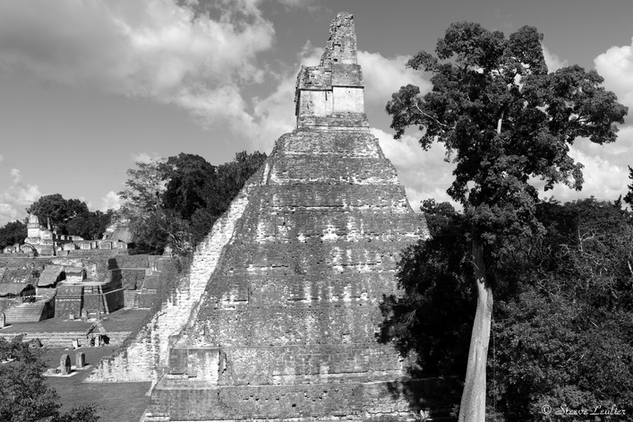 Tikal en N&B
