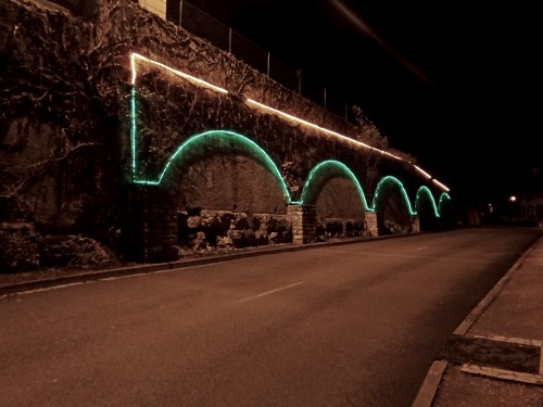 Illuminations de fêtes à Sainte Colombe sur Seine...