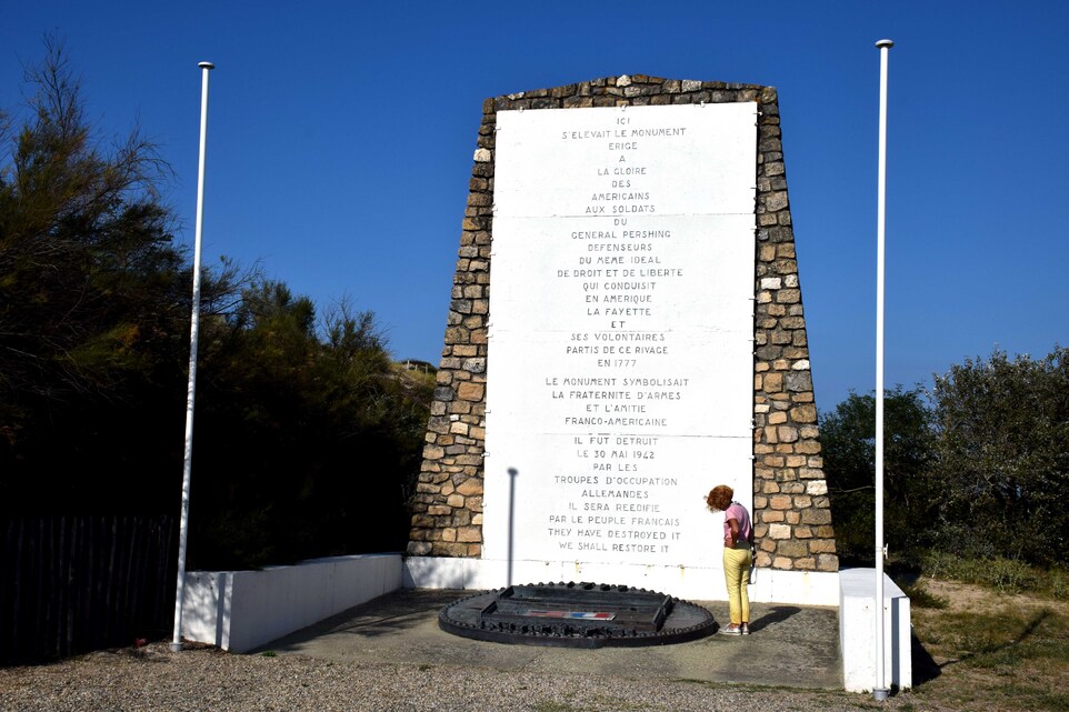 J14 - Le Verdon - Monument commémorant l'arrivée des Américains en 1917