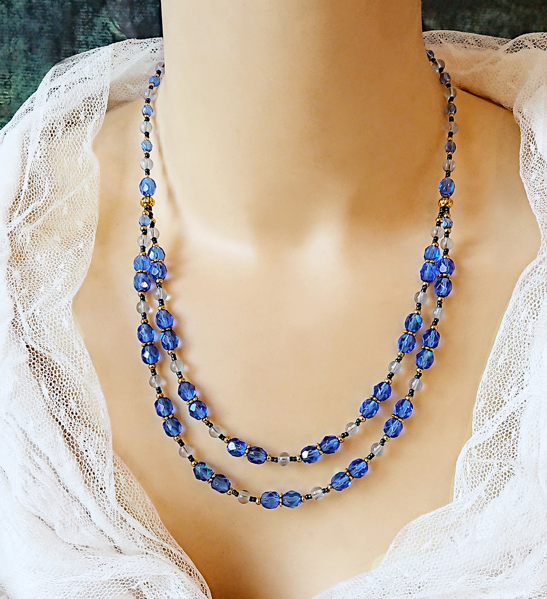 Collier deux rangs cristal tchèque perles facettées bleu irisé / laiton et  acier doré - Ann M. Creation Bijoux et objets textile