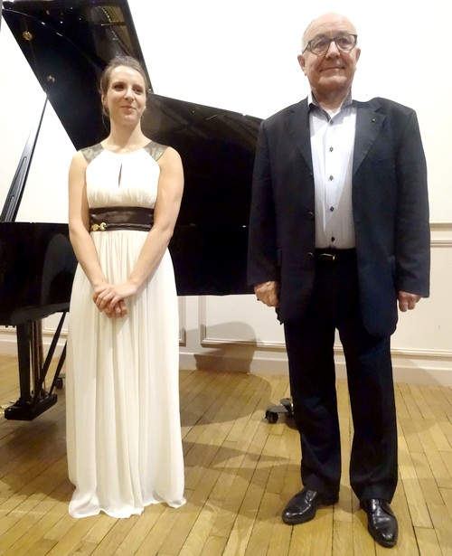 Natacha Melkonian, concertiste, et l'écrivain Michel Lagrange, ont offert au public un magnifique concert poétique et musical