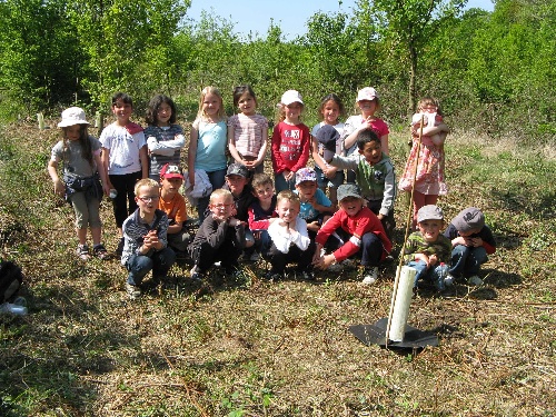 Nous sommes allés en forêt replanter nos chênes