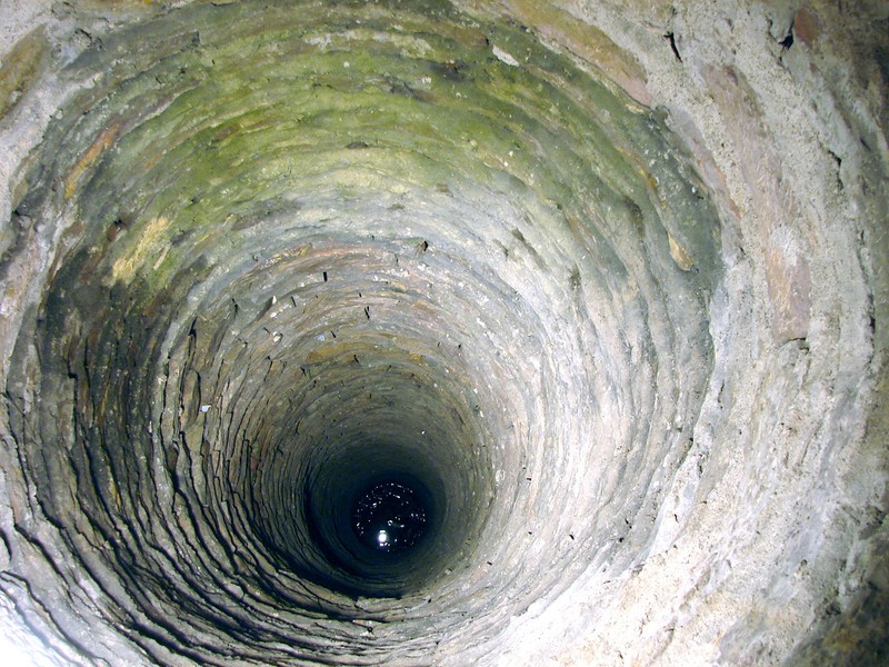 Tournus, puits Saint Valérien