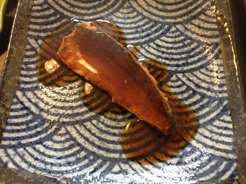 Saba no Kabayaki - Maquereau rôti à l'huile de sésame avec sauce douce sirupeuse