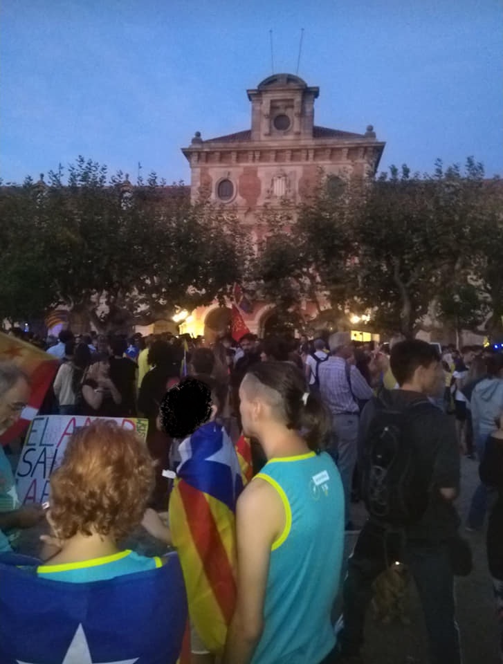 Notre Comité en délégation à la Diada (fête nationale) catalane de Barcelone, place to be de tous les Peuples en Lutte européens, le 11 septembre