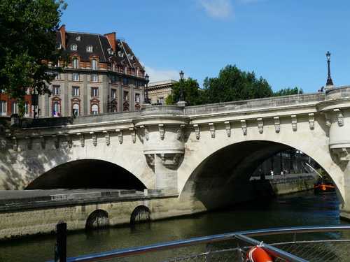 Sous les Ponts de Paris !