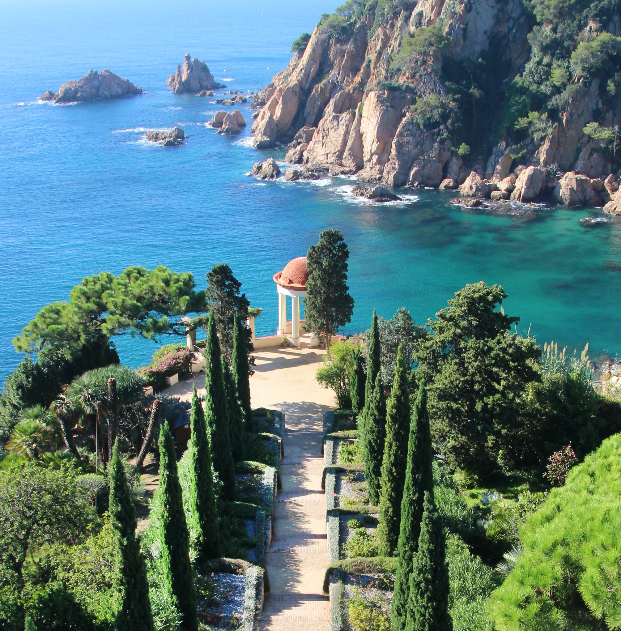 Aucune description de photo disponible.