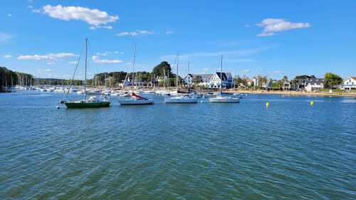 Rando à l'île d'Arz le 18 04 2024 .21 randonneurs ont pris le bateau à Vannes pour faire le tour de l'île sous un beau soleil ( 16km) 