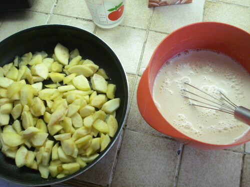 Un Clafoutis aux Pommes Caramélisées