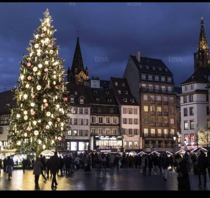 Hommage et compassion  pour les Strasbourgeois si durement  touchés avant Noël mais deux mots importants : « Pas d’amalgame »
