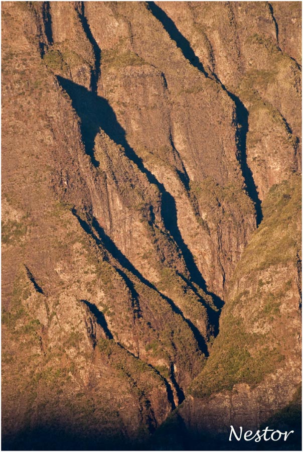 Cilaos rempart au lever du soleil