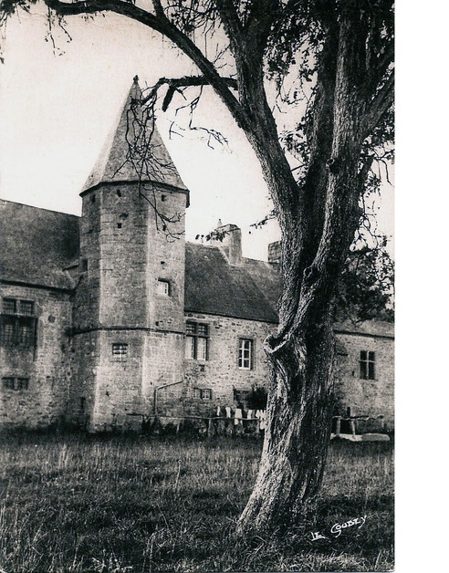 LES REMPARTS DE REVILLE (Manche)