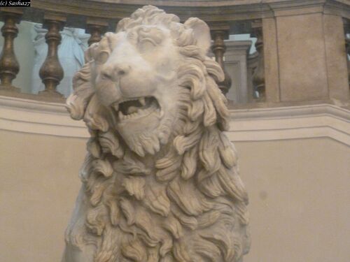 Lion de marbre.