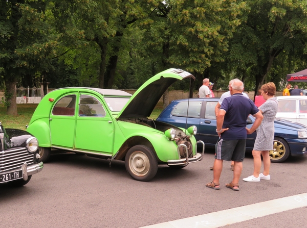 Une belle exposition de véhicules a eu lieu samedi 12 août sur le Cours l'Abbé de Châtillon sur Seine