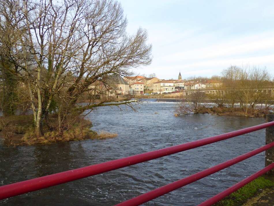 Au fil de l'eau à Chabanais ,Charente,