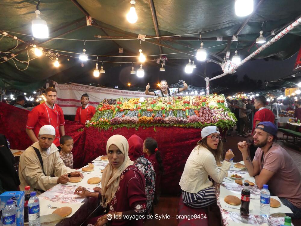 maroc - marrakech - jemaa el fna le soir