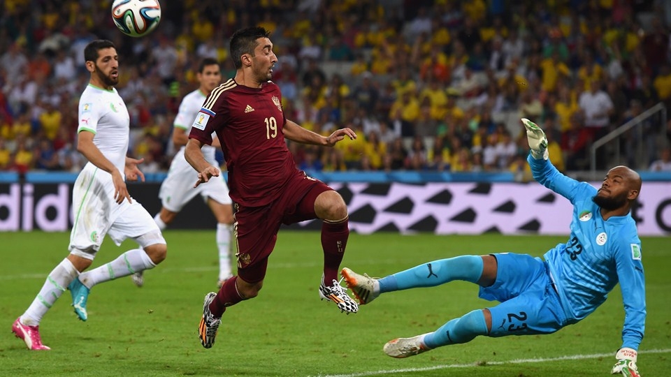 Jeudi 26.6.2014 à Curitiba Russie-EN 1-1 qualification historique