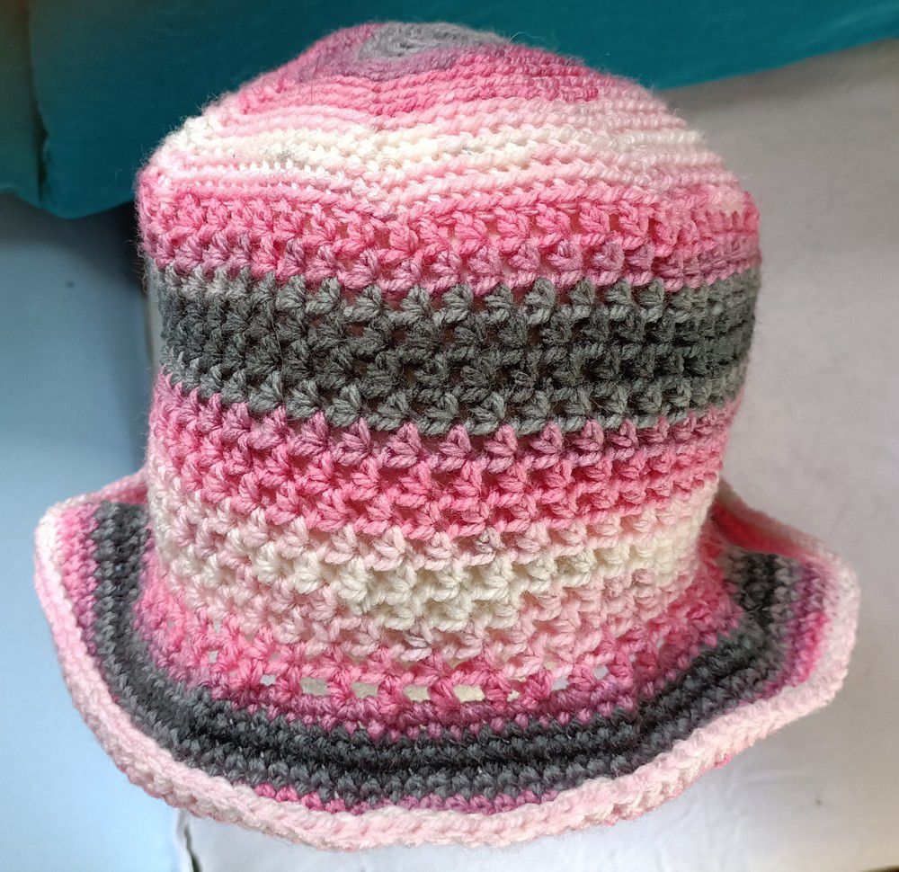 Deux nouveaux chapeaux au crochet - juin 2024... 