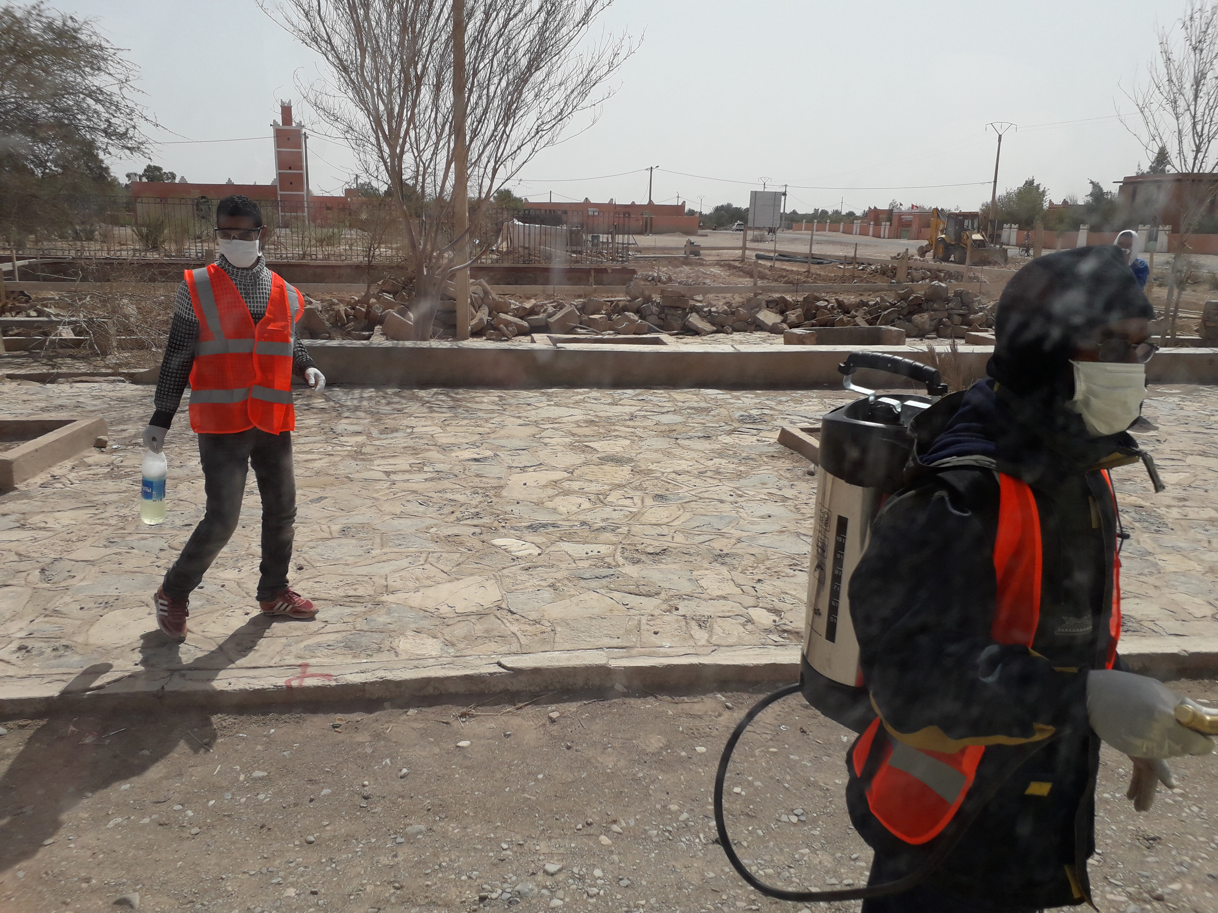 Maroc Désinfection des véhicules à l'entrée de Tata