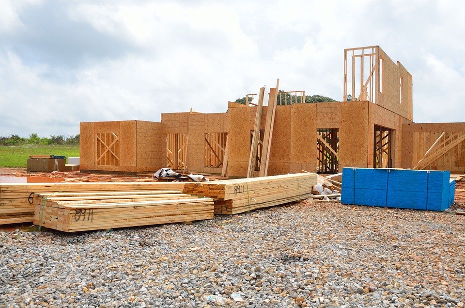 Construction d’une maison en bois : ce qu’il faut savoir 