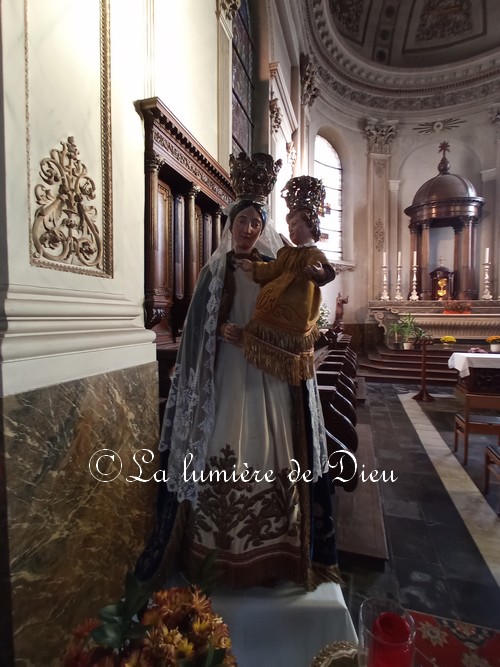 Menin (Belgique), l'église Saint Vaast