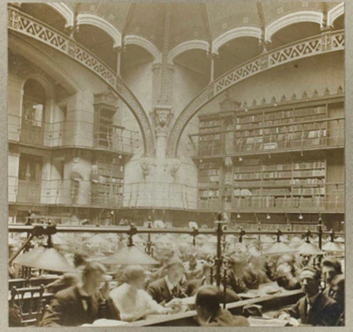 La grande salle de lecture de la nouvelle Bibliothèque de la Faculté de Droit (photographie datée 17 juin 1917)