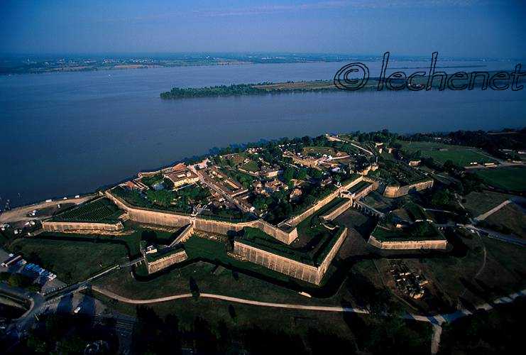 Citadelle de Blaye Gironde vue aérienne photo Frank Lechenet