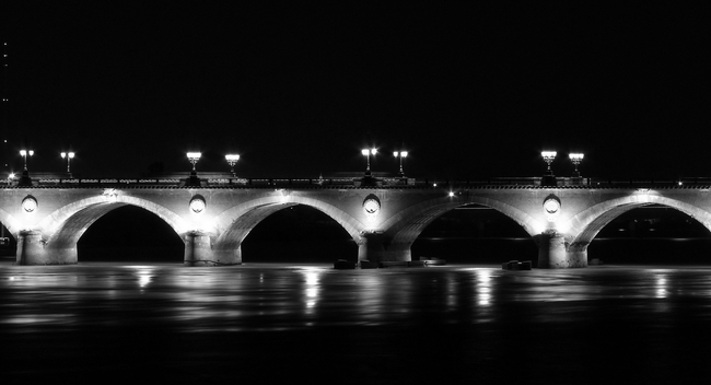 Bordeaux, la nuit