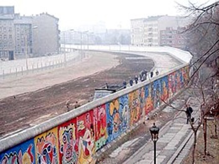 Résultat de recherche d'images pour "le mur de berlin"