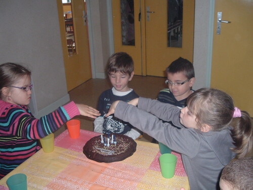 Mardi 8 novembre: Thomas a enfin 6 ans comme ses copains (qui eux vont vers 7...)