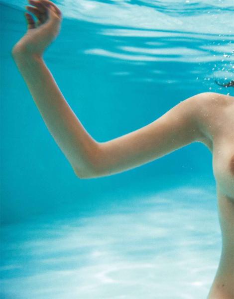 Photobooks : ( Rara Anzai : Nude Photobook 「Hello,Goodbye」 )